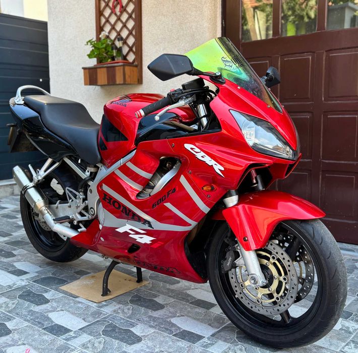 Honda CBR F4i 600cc