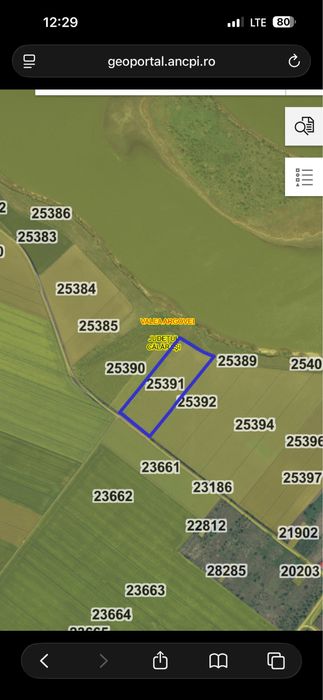 Teren pe malul lacului Mostistea