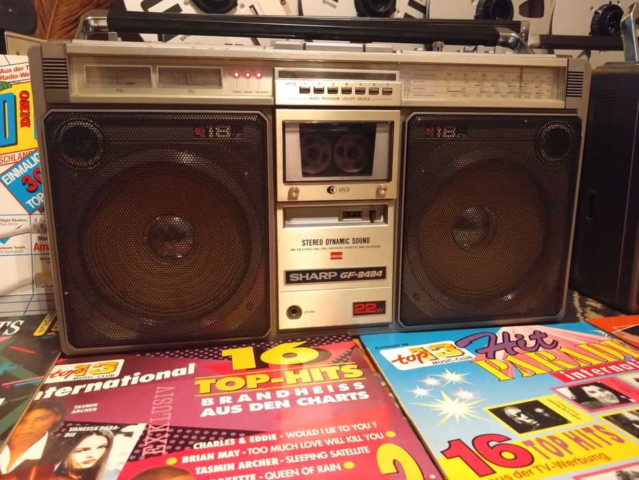 SHARP Gf 9494X /la 230V AM/FM radio tape recorder