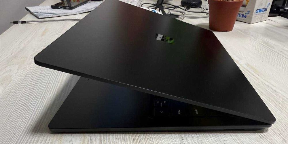 Surface Laptop 4 Black 13.5” 2,5K IPS I7-1185G7 сенсор 16GB/256GB NVMe