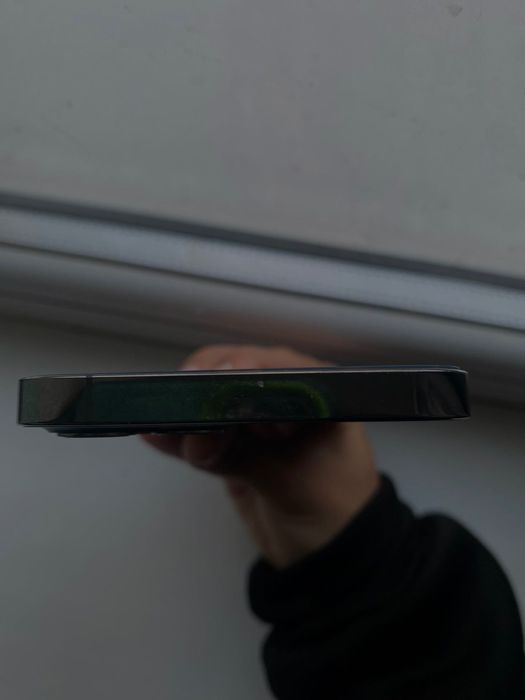 Продавам iPhone 12 pro