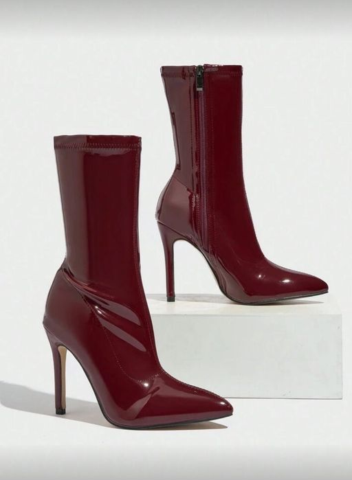 Дамски боти в актуален цвят бордо