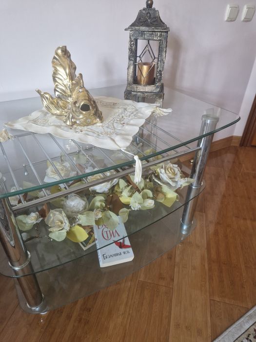 Столы , сиулья , банкетки