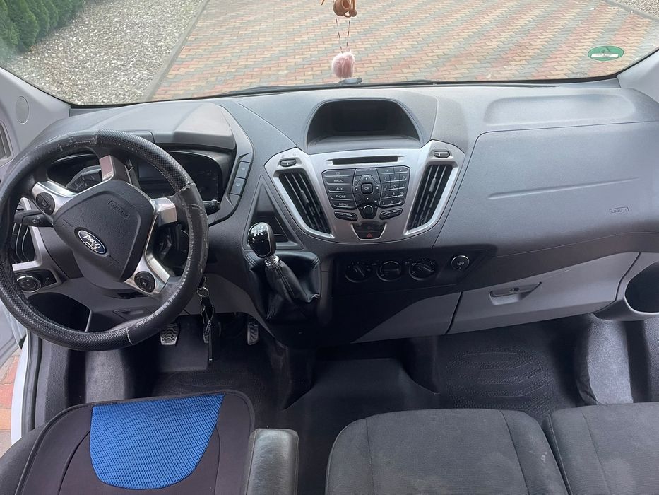 Ford Transit Custom  2,2  8+1.    .2015