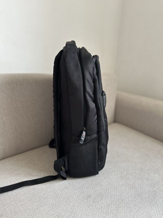 Рюкзак черный и красный Samsonite