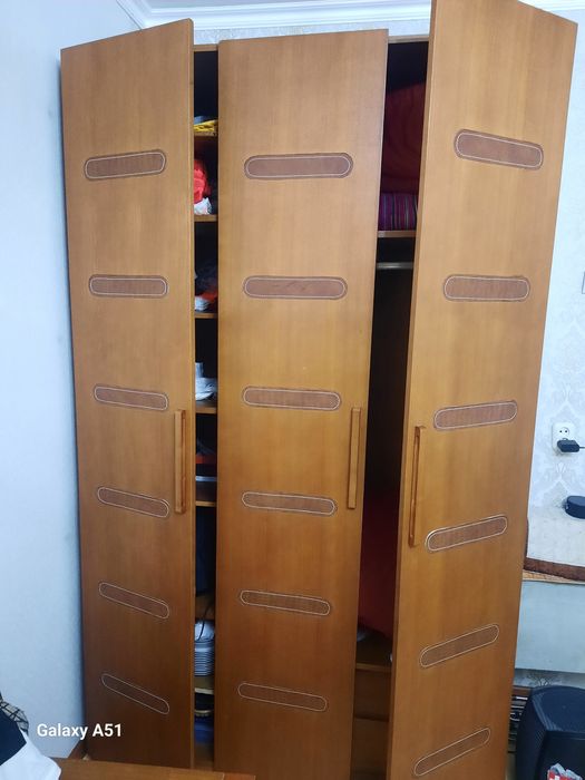 Шифоньер  отличного качества