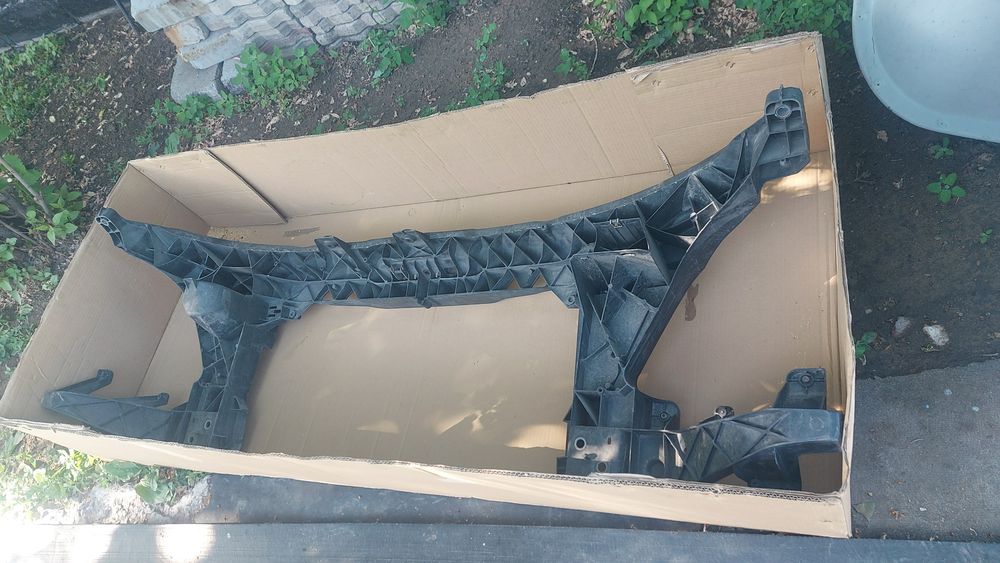 Телевизор дорейсталинг w906 Мерседес Спринтер