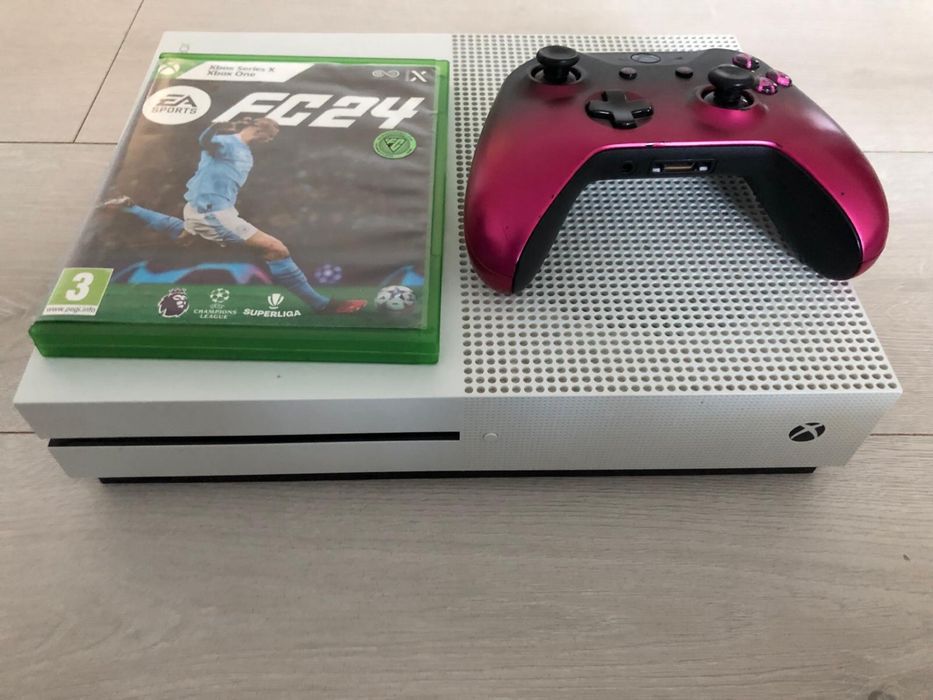 Xbox one s- fifa24