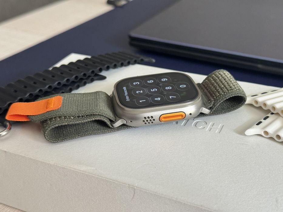 Apple Ultra 49 mm *като нов*  cellular titanium с три каишки