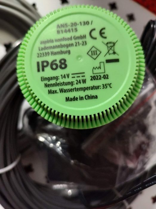 Pompa  acvariu noua  , furtun,  accesorii

Pompa  e nefolosita.