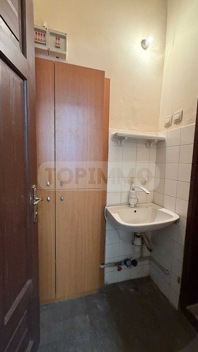 Дава се под наем Офис в Варна, Център - 85 кв.м за 797.64 € - Снимка #9