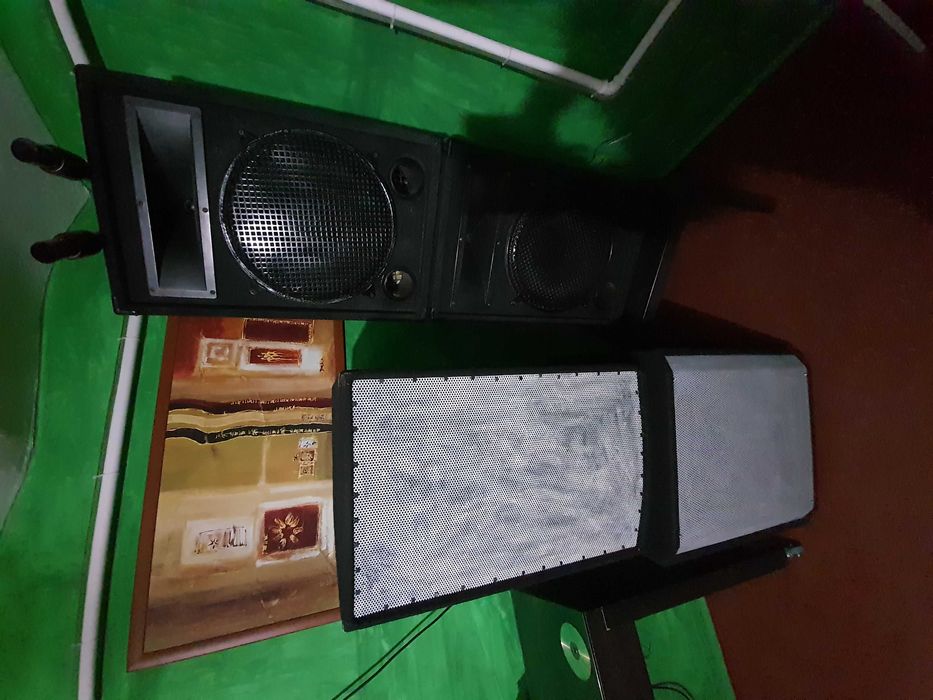 Boxe si basi cu Mixer mackie ca nou de vanzare si boxe platane statie