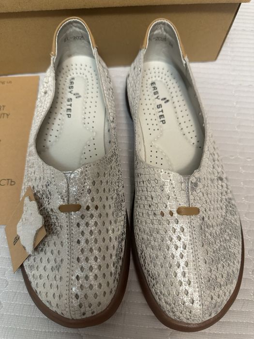 Кросовки женские, летние