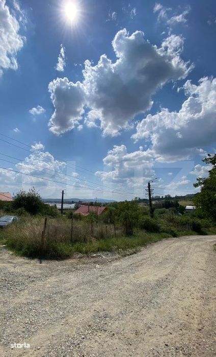 Teren intravilan 7,11 ari- Zona Subcetate, acces 2 drumuri, toate util