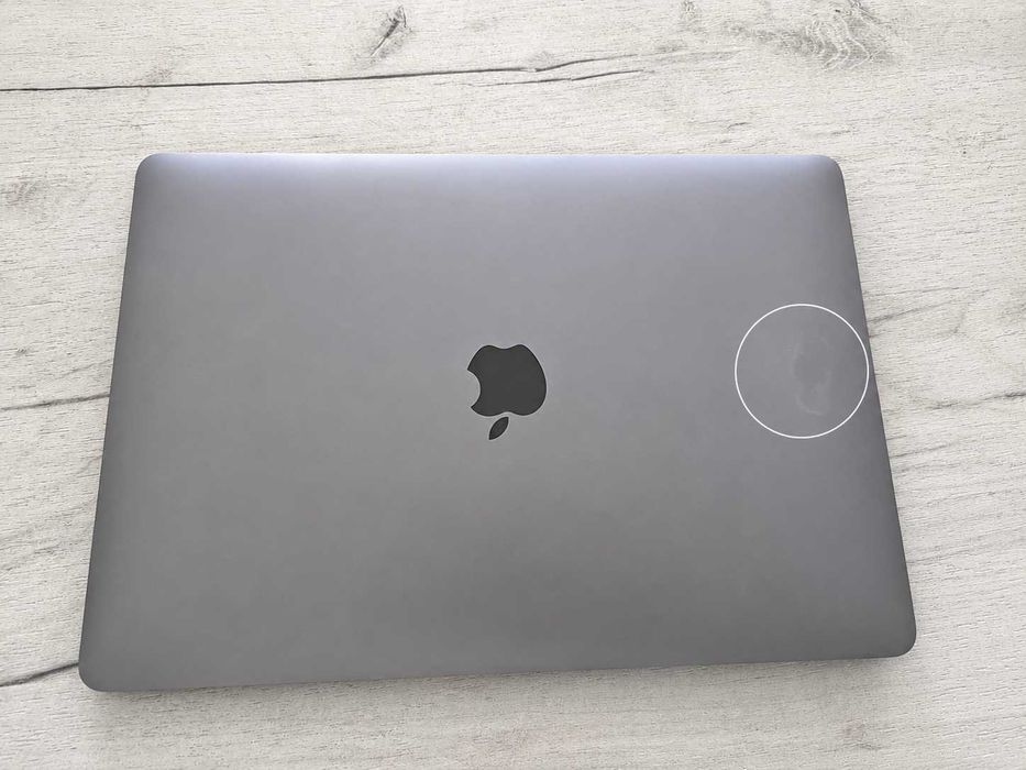 macbook air m1 2020, 8gb ram, 256ssd