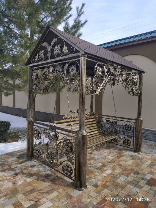 Кованые кровати скамейки столы стелажи от компании union kovka