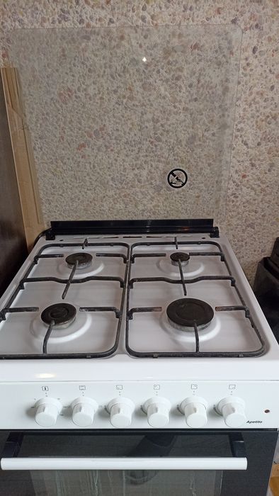 Продам газовую плиту