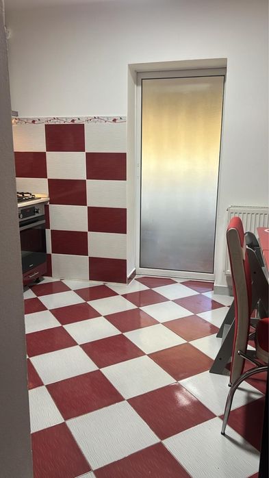 Vand apartament 3 camere la PARTER – Mobilat, Utilat, Mutare Imediată! (Băbeni)81m
