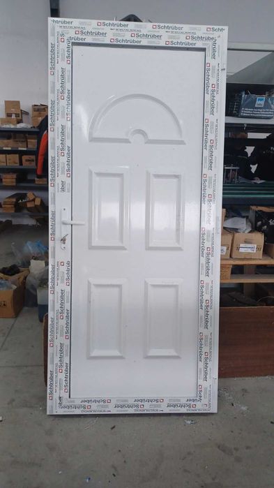 ВХОДНА бяла пвц врата  90/200см
