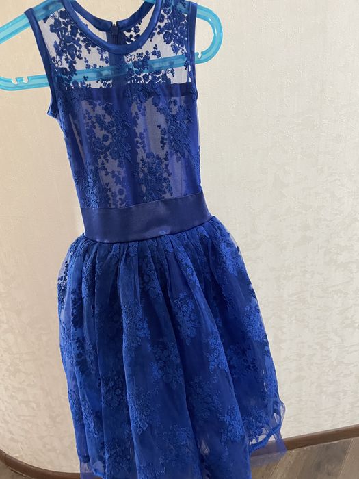 Платье праздничное