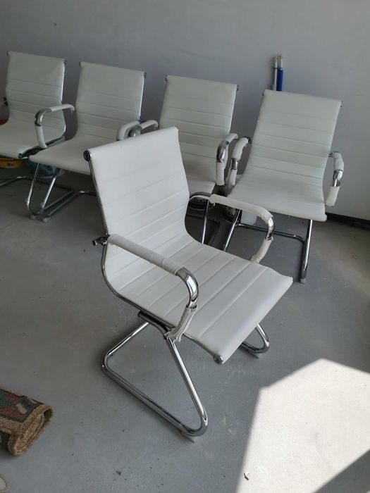 5 броя посетителски офис столове