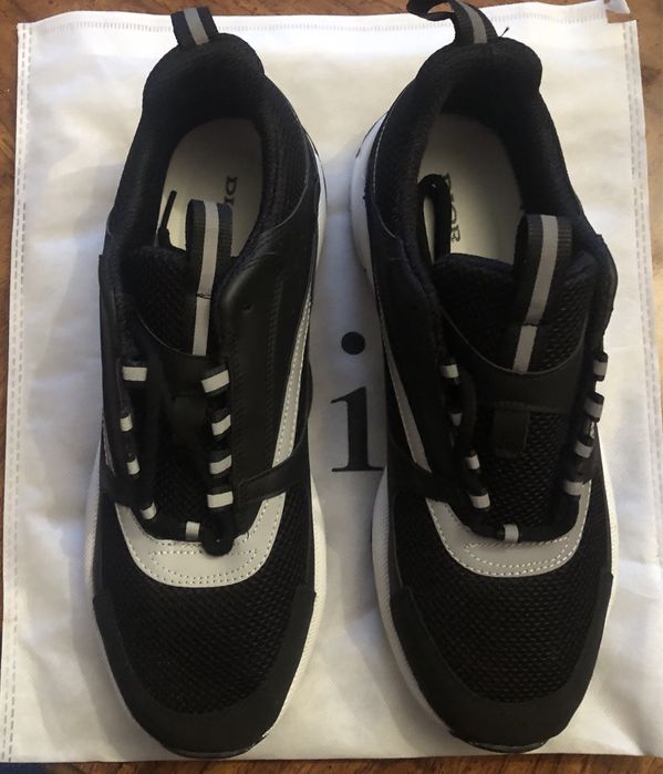 Dior b22 exclusive