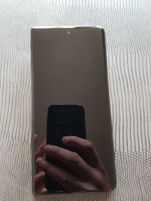 Honor Magic V5 ЧИСТО НОВ