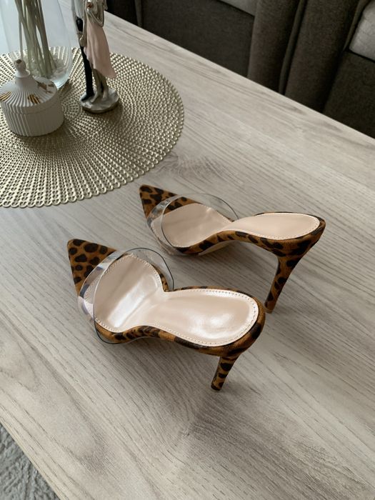 Босоножки летние