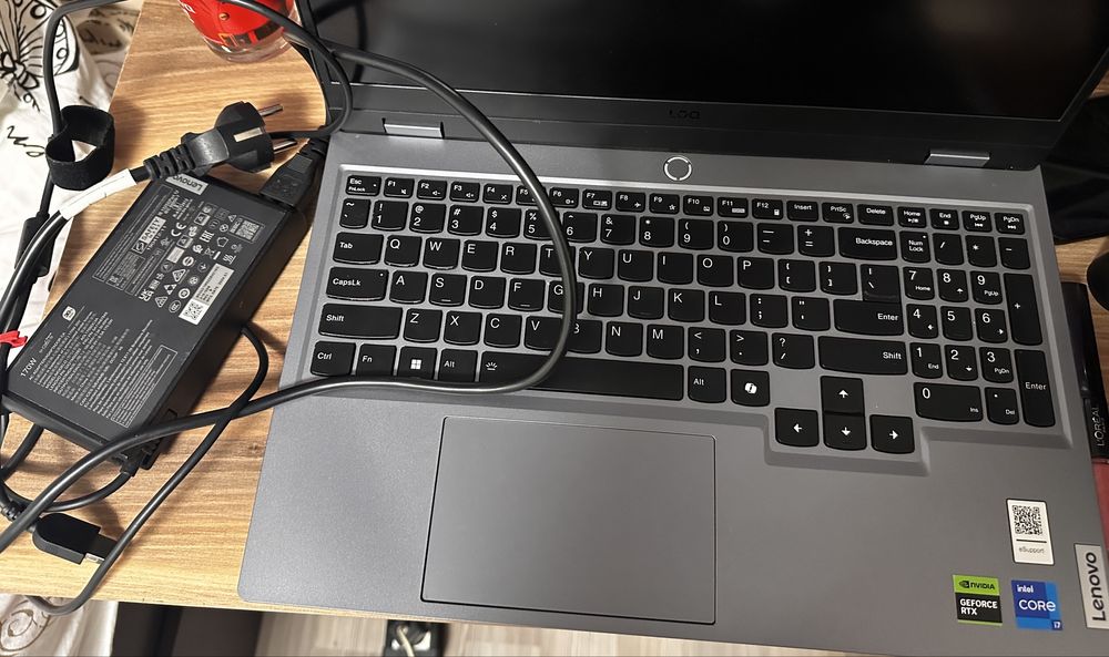 Laptop gaming Lenovo LOQ - fpsuri mari orice joc