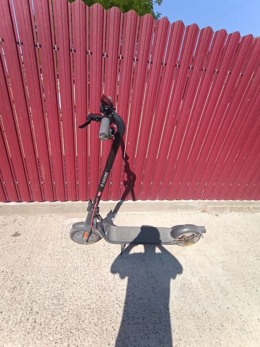 Vând trotineta navee v40i