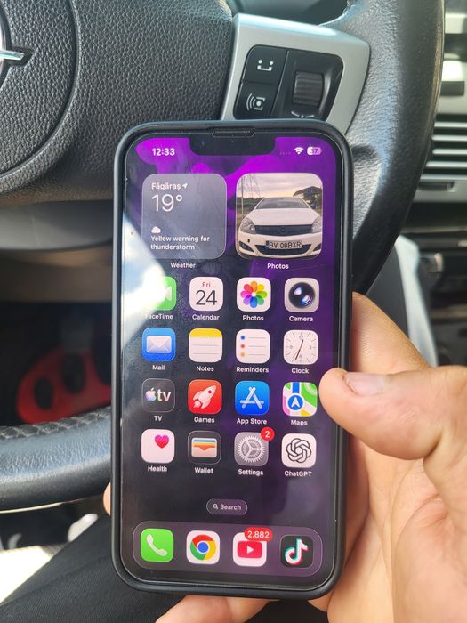 Vând sau schimb Iphone 13