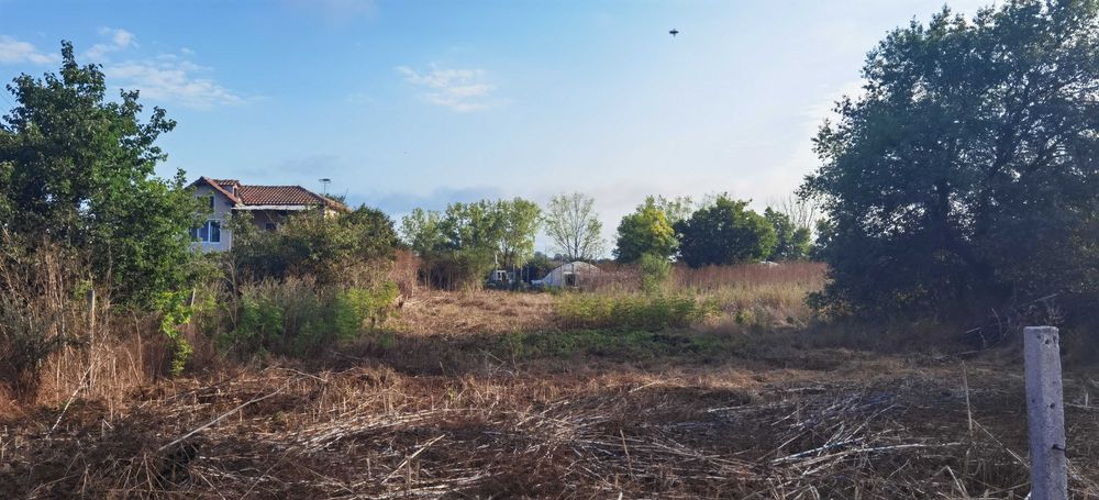 Парцел в регулация. с. Селце. 10мин. от морето. Ток вода.