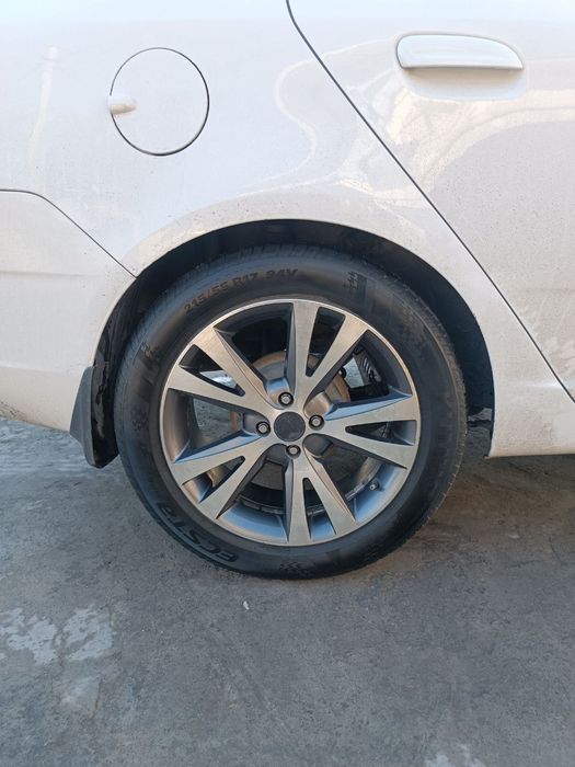 Kaptiva Diska Balon Kobaltga 215 55 R17 Holati yaxshi Ayibi Yoq