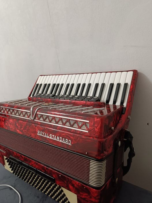 Акардион  Royal standard montana 12 регистр