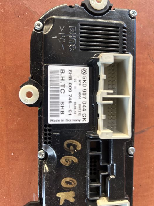 Panou clima vw golf 6 an 2009-2013 model cu incalzire in scaune