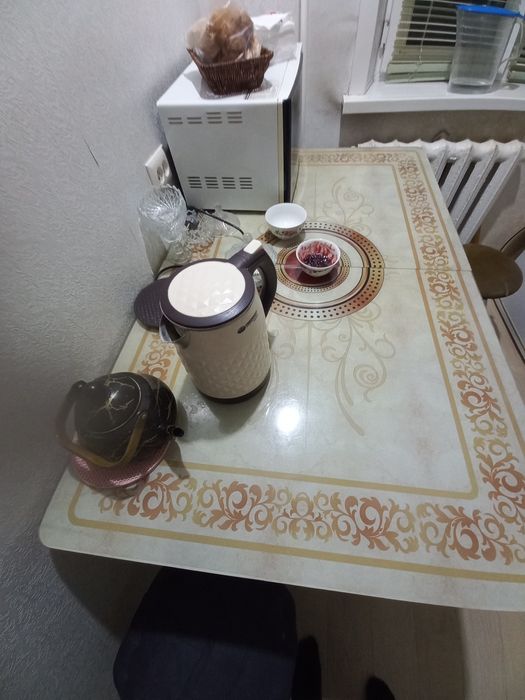 Продаеться кухонный расклодной стол