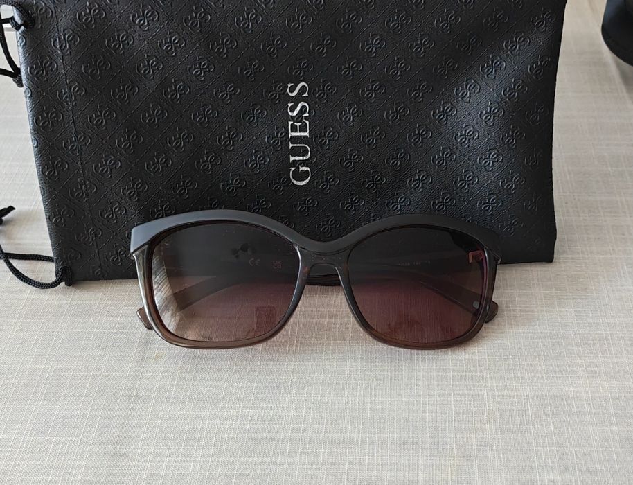Слънчеви очила Guess