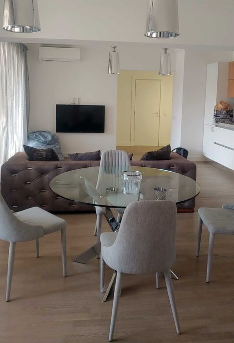 Заедно тристаен и двустаен апартамент, обединени в един голям