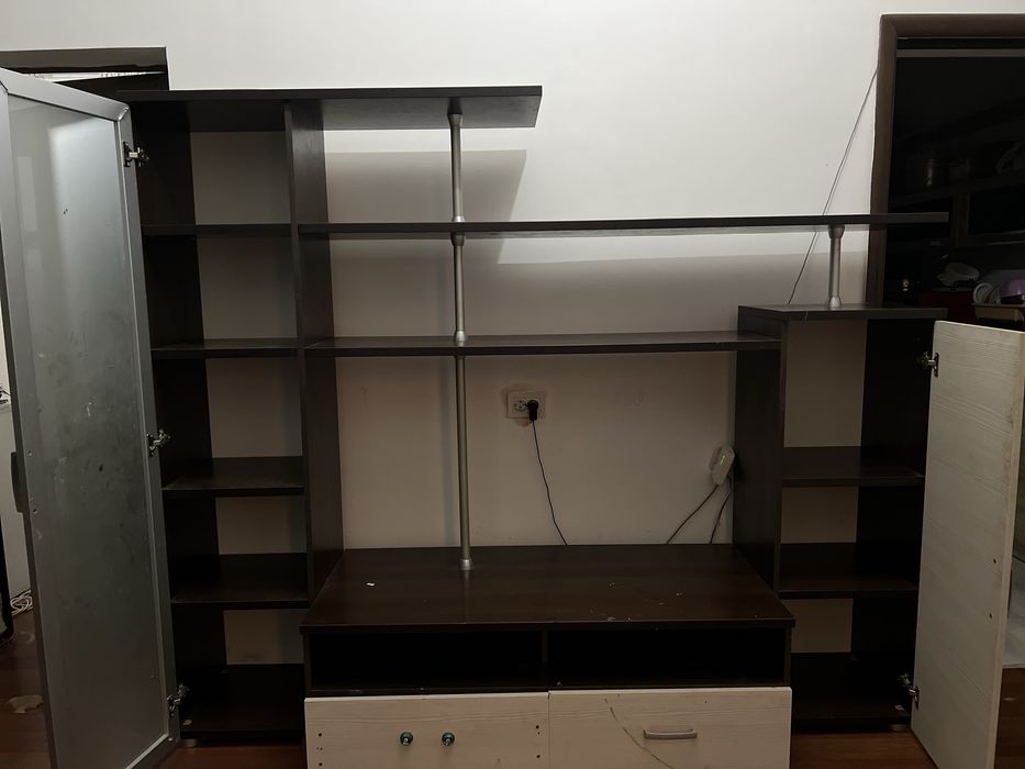 Шкаф для дома коричневый