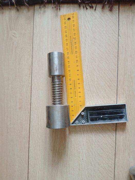 Продам большие болты для струбцин