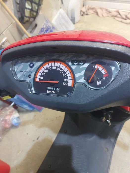 Продавам мотопед HONDA SFX 50 скутер