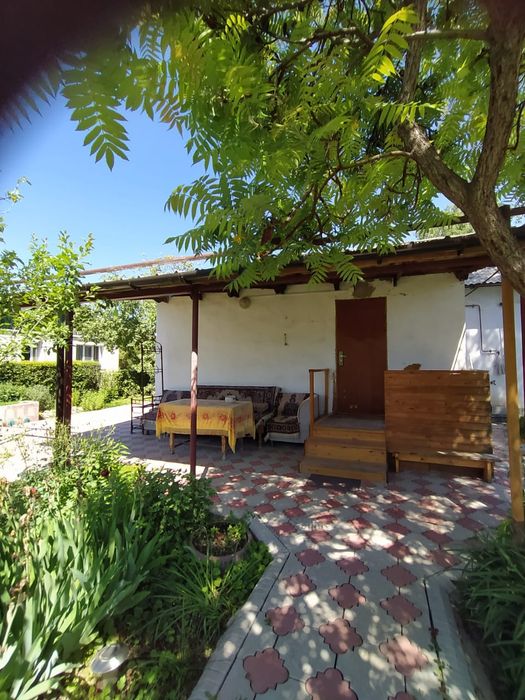 Продается дом,в посёлке городского типа.