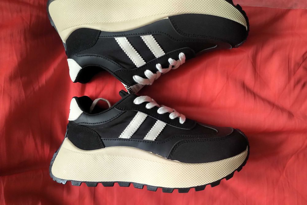 НАМАЛЕНИ - Модни черни и бежови маратонки