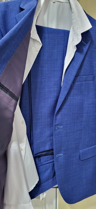 Продаётся костюм