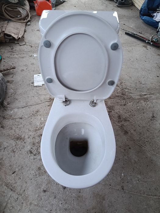 Продам унитаз Vitra