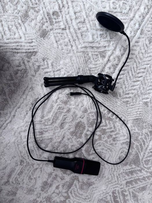 Микрофон Redragon Seyfert GM100.