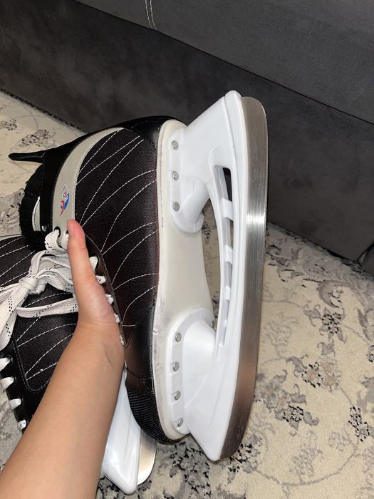 Хоккейные коньки - 46 размер!