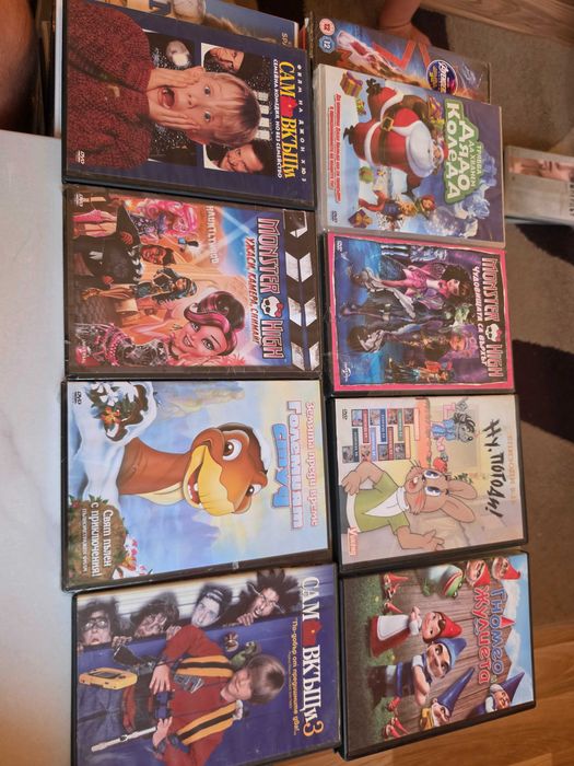 Продавам DVD филми!