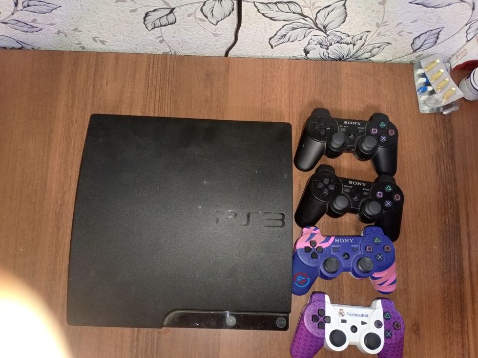 Ps 3  sifati yaxshi qotmaydi 4 ta jostik holati deyarli ishlatilgan