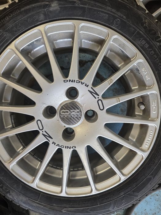 15" OZ 4x100 със зимни гуми